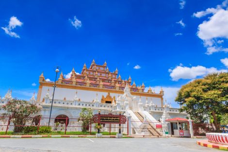 Landmark-Atumashi-temple-and-maha-atulawaiyan-atumashi-kyaungdawgti-in-Mandalay-of-myanmar