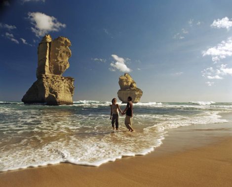Twelve Apostles, Gibson Steps, Great Ocean Road, VIC, Tourism Australia