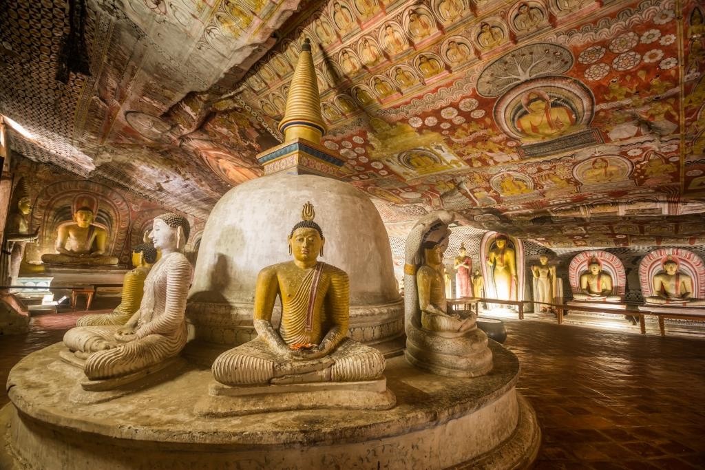 shutterstock_225802684 Buddha statues in Dambulla Cave Temple, Srilanka